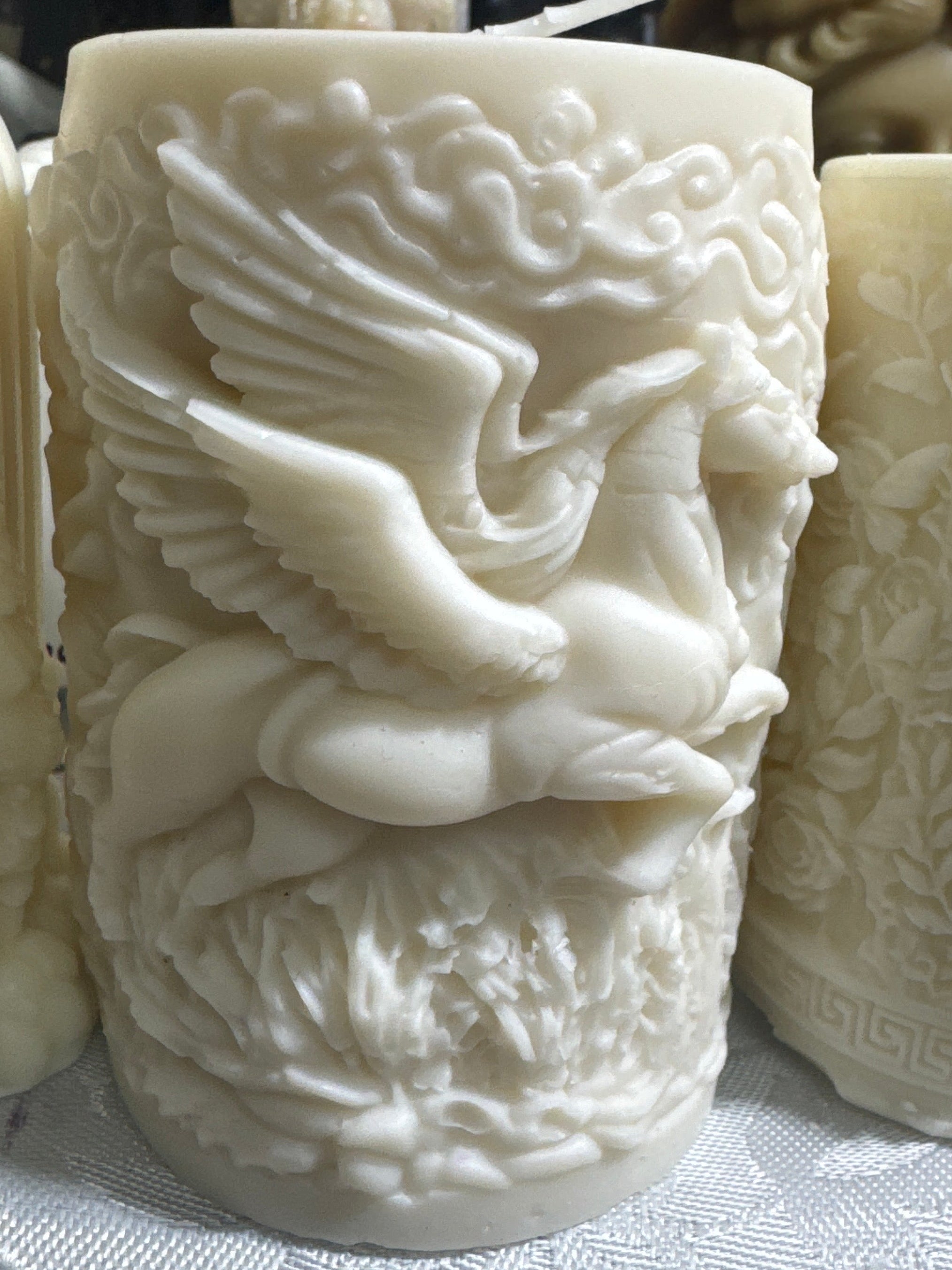 Pegasus round candle