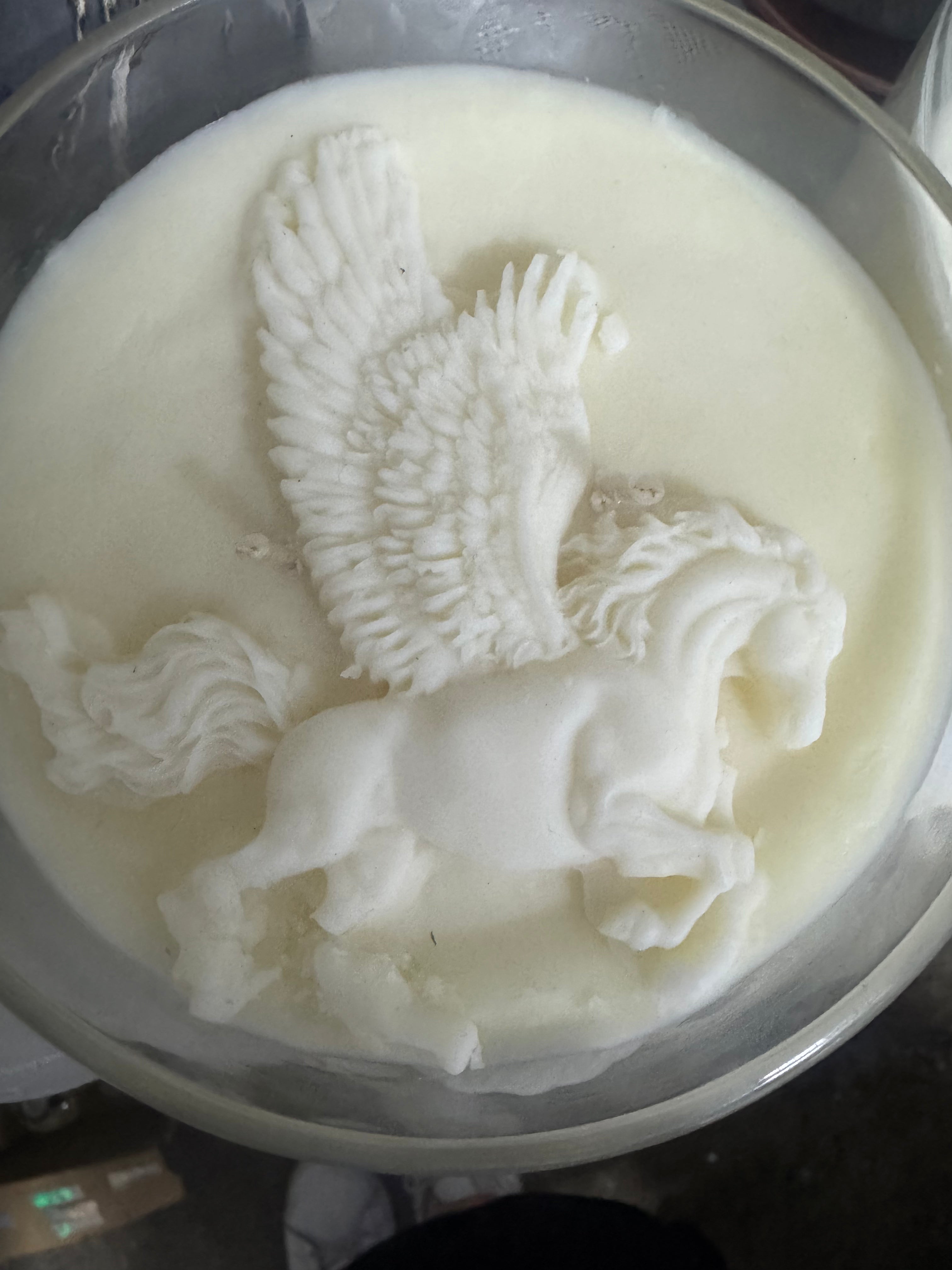 Pegasus and Athenas owl in 650 gram bowl